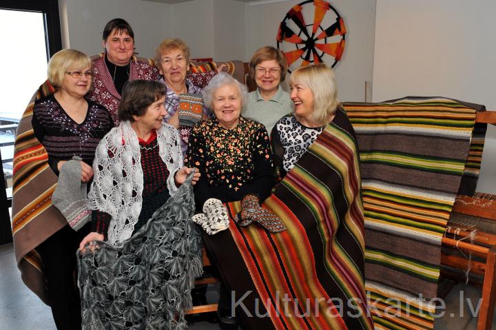 Ventspils tautas lietišķās mākslas studija "Vīkale" (foto J.Presņikovs)